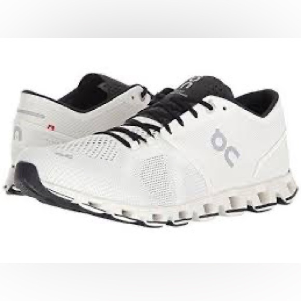 On Cloud X training sneaker size 7.5